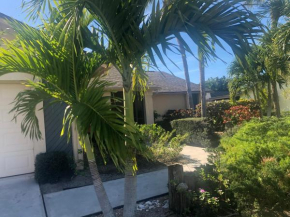 Beautiful pool home close to beach and 5th Avenue
